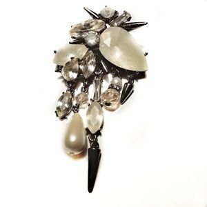 Erickson Beamon Rocks pin